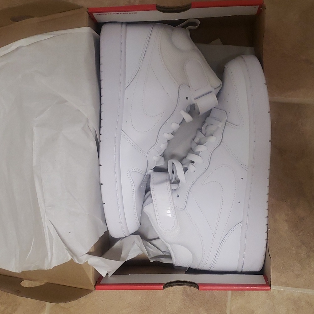 Boys tennis shoes